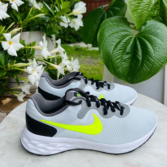 🟢⚪️Nike Great Day⚪️🟢New - Picture 5 of 7